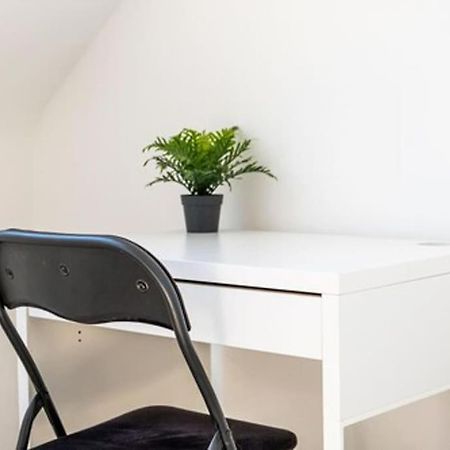 Contractors, Families, Tourists & Groups Welcome Sleeps Upto 9, Garden, Pet Allowed, Parking Included! Birmingham Eksteriør billede