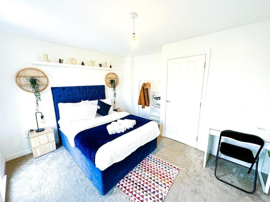 Contractors, Families, Tourists & Groups Welcome Sleeps Upto 9, Garden, Pet Allowed, Parking Included! Birmingham Eksteriør billede