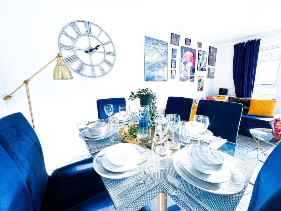 Contractors, Families, Tourists & Groups Welcome Sleeps Upto 9, Garden, Pet Allowed, Parking Included! Birmingham Eksteriør billede