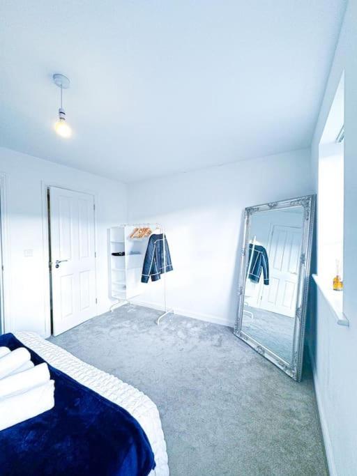 Contractors, Families, Tourists & Groups Welcome Sleeps Upto 9, Garden, Pet Allowed, Parking Included! Birmingham Eksteriør billede