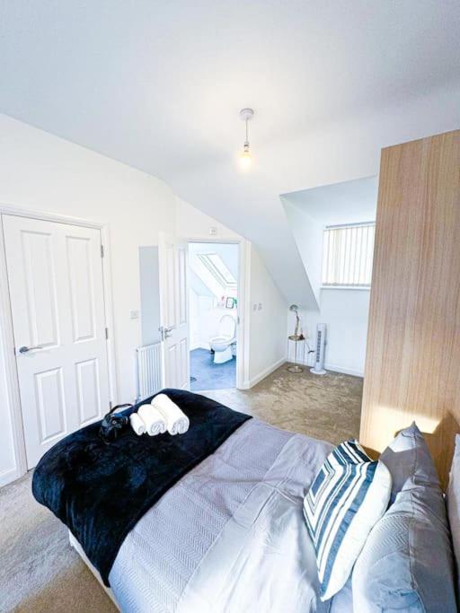 Contractors, Families, Tourists & Groups Welcome Sleeps Upto 9, Garden, Pet Allowed, Parking Included! Birmingham Eksteriør billede
