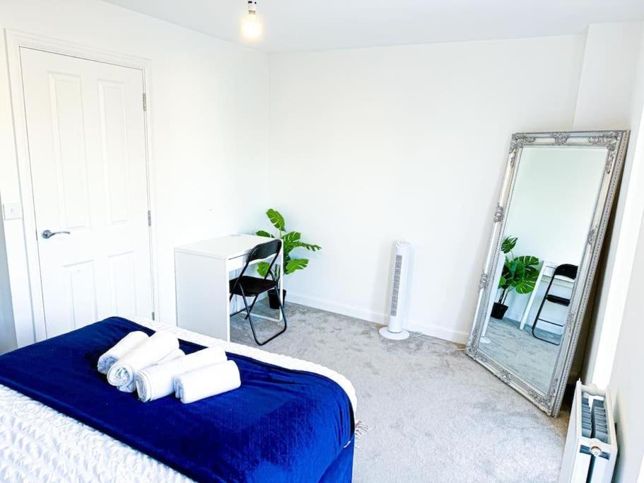 Contractors, Families, Tourists & Groups Welcome Sleeps Upto 9, Garden, Pet Allowed, Parking Included! Birmingham Eksteriør billede