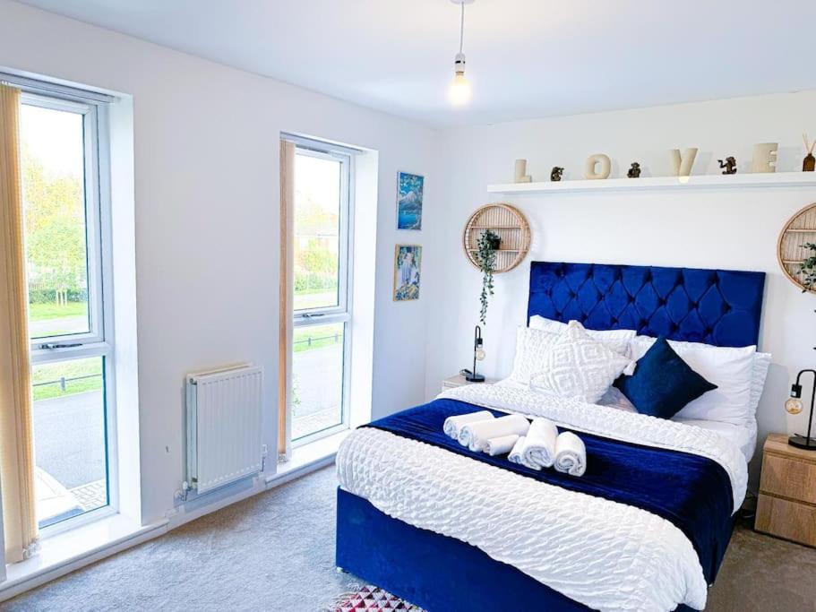 Contractors, Families, Tourists & Groups Welcome Sleeps Upto 9, Garden, Pet Allowed, Parking Included! Birmingham Eksteriør billede