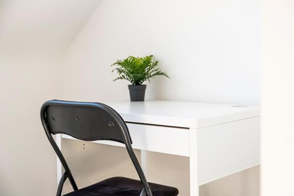 Contractors, Families, Tourists & Groups Welcome Sleeps Upto 9, Garden, Pet Allowed, Parking Included! Birmingham Eksteriør billede