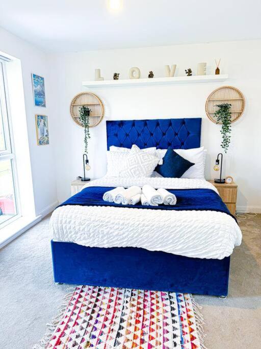Contractors, Families, Tourists & Groups Welcome Sleeps Upto 9, Garden, Pet Allowed, Parking Included! Birmingham Eksteriør billede