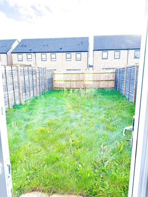 Contractors, Families, Tourists & Groups Welcome Sleeps Upto 9, Garden, Pet Allowed, Parking Included! Birmingham Eksteriør billede