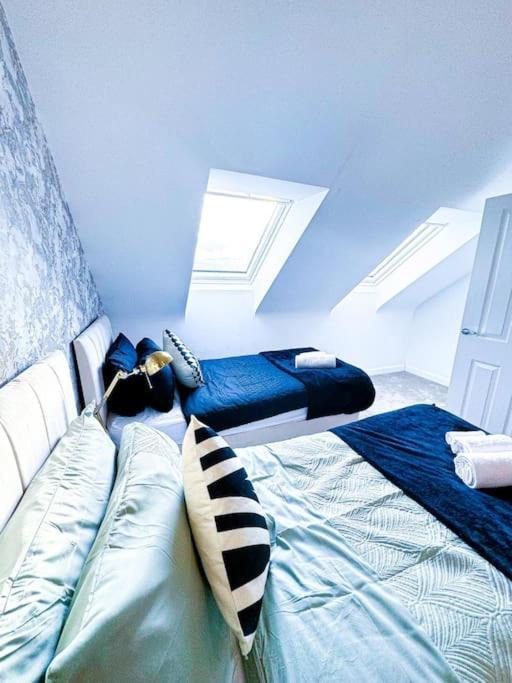 Contractors, Families, Tourists & Groups Welcome Sleeps Upto 9, Garden, Pet Allowed, Parking Included! Birmingham Eksteriør billede